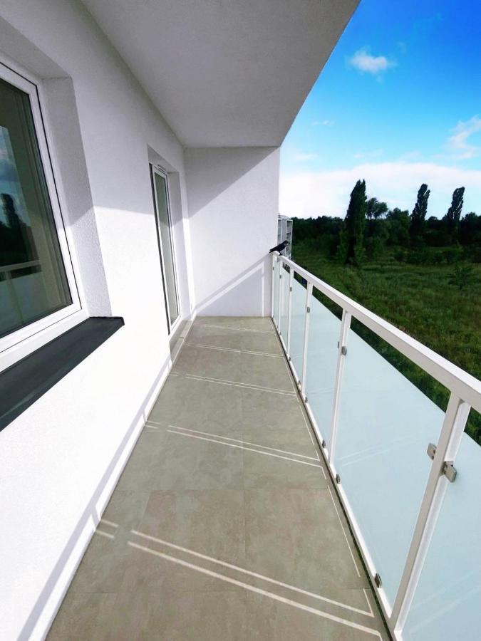 Elegant 1-Bedroom Flat With Balcony Near Breslau Exterior foto