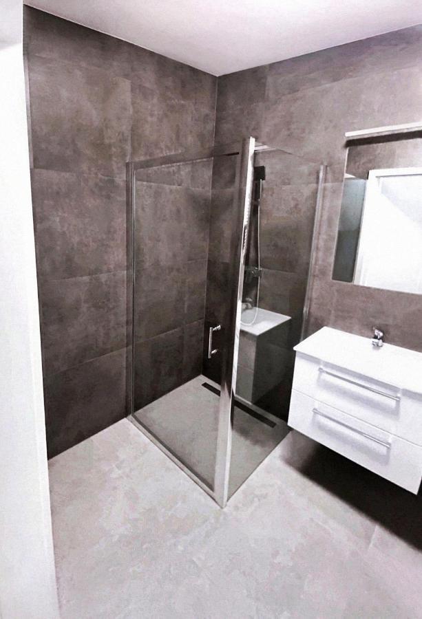 Elegant 1-Bedroom Flat With Balcony Near Breslau Exterior foto